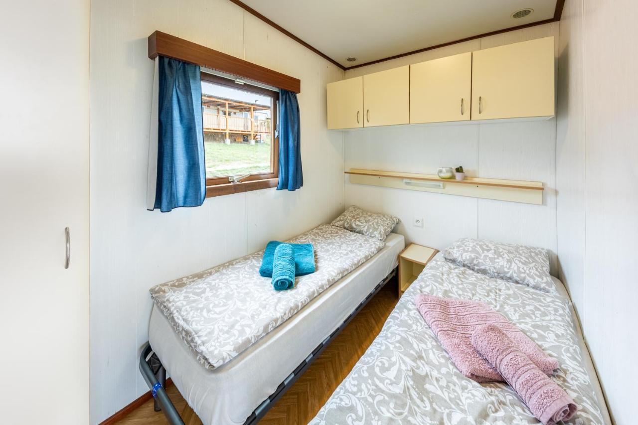 Mobilheim Chalet - Vyrovicka Prehrada Vyrovice Buitenkant foto